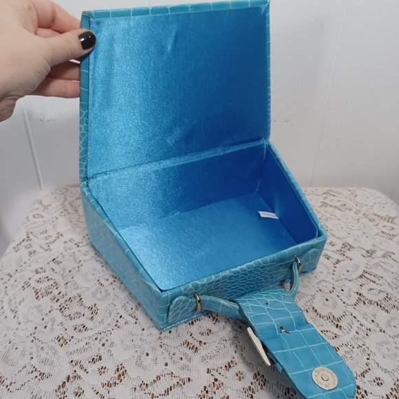 Y2K Mini Box Purse - Picture 5 of 10